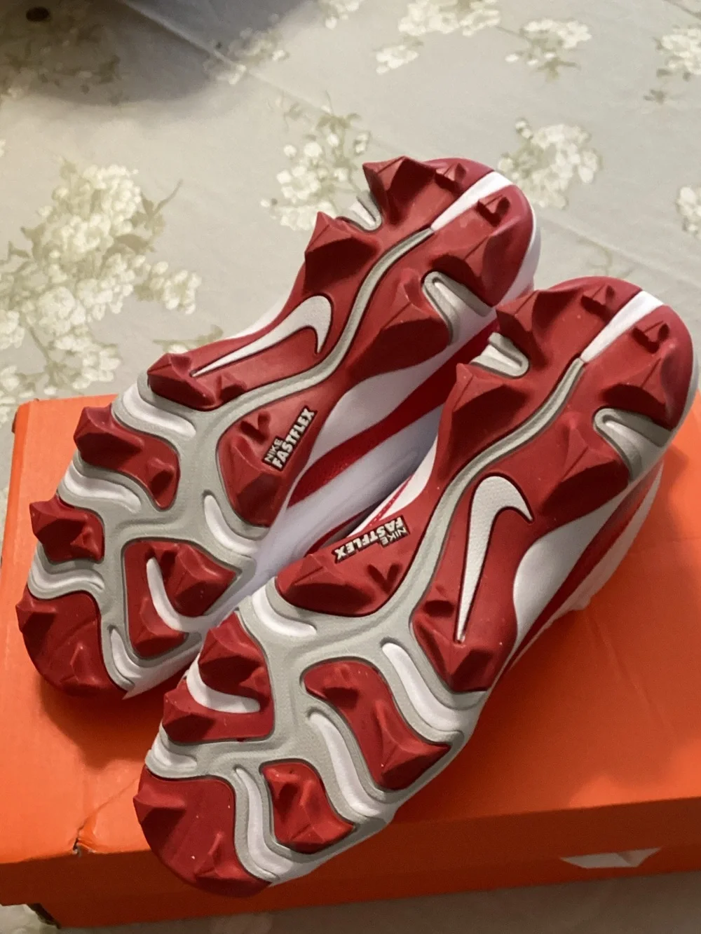 Nike Kids White and Red Alpha Lace-Up Football Cleats 🏈